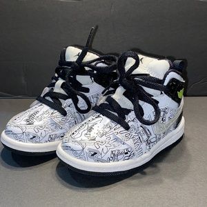 Jordan 1 Mid SE Toddler size 6C